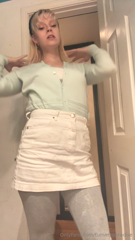 1245922745_what-the-sweet-and-shy-co-worker-does-when-she-gets-off-of-w_7.mp4