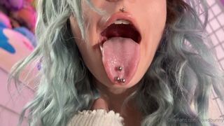 1957772368_oral-fixation-drool-throat-fingering-deepthroat-seco_0.mp4