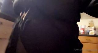 514417906_for-my-belly-fetish-people-did-a-bit-of-a-tipsy-mukkbang-las_0.mp4