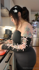 1730693644_its-my-feminine-time-of-the-month-and-i-am-ordering-some-de_5.mp4
