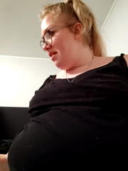 132232940_stuffing-my-face-with-pizza-and-for-dessert-i-am-having-pain_0.mp4