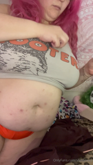 1356486740_the-rest-of-requested-hooters-girl-bloat-and-stuffing_0.mp4