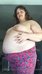 76128731_admiring-how-thiccc-i-am-lookin-at-365-lbs_0.m4v