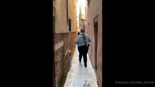 590241269_i-went-to-venice-took-up-the-whole-walk-way-no-way-anyone_0.m4v