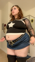 1057329621_so-hard-to-hold-this-belly-in_1.mp4
