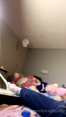 507664267_was-gonna-take-a-set-tonight-but-my-mirror-fell-on-my-head-w_16.m4v
