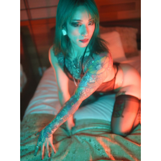 azumi in the suite (1).jpg