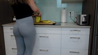 [02-04-25] Young Amateur Couple Fucks While Making Dinner ft. Fantasybabe by Fantasy Babe- Canadian, Kitchen, Big Natural Tits, Handjob, Beauty Porn [DUP ORG RELEASED ON 14-02-24].mp4