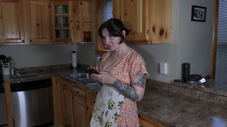 Mommy Holds the Moan-4K.mp4