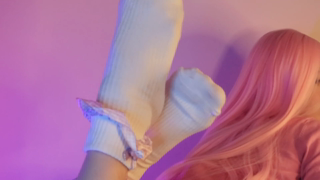 SOLY_ASMR_ASMR_SLEEP_PEEPING_AT_GIRLFRIEND_FEET_ASMR,_TAPPING,_BODY.mp4