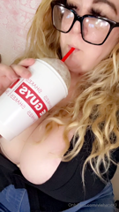 804379989_five-guys-fries-and-shake-sponsored-and-sweet-and-sour-chi_4.mp4