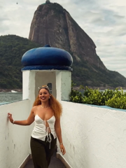sendo feliz com elas @restaurante.terrabrasilis_ me chama pra outro almoço 🙂_↕️✨#brasil #riodej.mp4
