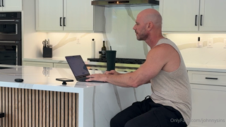 johnnysins_avaamira_source.mp4