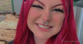 292452135_hi-heres-some-short-sweet-and-simple-face-porn-might-do_0.m4v