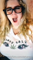 504932376_i-had-a-very-long-weekend-so-im-sorry-my-posting-hasnt-bee_0.mp4