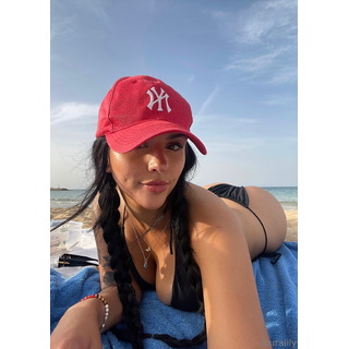 bambibrookss_1144588990_source.png