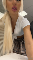 1220754926_snook-into-an-office-today-and-did-this-i-got-in-trouble-fo_0.mp4