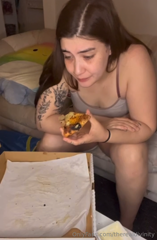 1721819452_the-minute-i-realized-i-finished-the-entire-whole-pizza-in-1_0.mp4