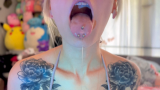 1827464516_braces-focused-close-up_0.mp4
