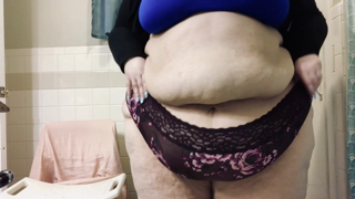 15404755_my-huge-ass-looks-amazing-in-these-panties_0.mp4