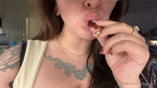 1894151187_swallowing-a-whole-twin-snake-gummy-i-wanna-swallow-much-l_0.mp4