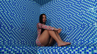 Joven morena latina colombiana se folla a un extraño en una sauna pública Daniela Andrea.mp4