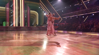 Amber Glenn’s Yacht Rock Foxtrot ¦ Dancing with the Stars - 29.09.2026.mp4