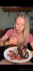 0icvfjty42mj35lekr133_source.mp4