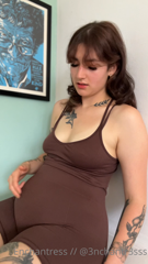 698297672_mmm-i-love-how-my-belly-looks-in-an-athletic-set_3.m4v