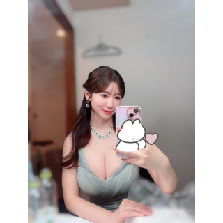 おはあこ️エレガントな愛心このドレス可愛いけど中々あこパイが入り切らず着るのが大変だった思い出があります_2025-08-22_201324_ako_kimu_8851.jpg