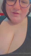 678725715_i-could-just-eat-you-up_0.m4v