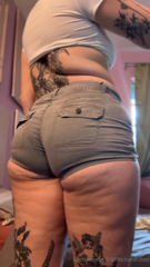 1528977100_back-rolls-and-cellulite-are-out-of-control_3.mp4