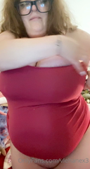 179466179_getting-ready-for-the-day-gotta-love-tight-tank-tops_0.mp4