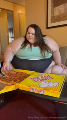 733613957_pizza-stuffing-part-1_0.mp4