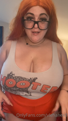 206873633_hooters-employee-knows-her-uniform-is-getting-tight-but_0.mp4