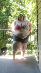690438754_enjoying-the-sunny-morning-in-my-new-bikini-it-felt-amazin_0.m4v