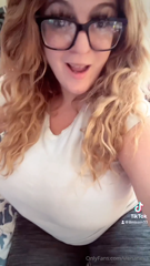 722286332_sorry-for-the-slow-post-weekend-and-sadly-now-its-shark-wee_0.mp4