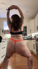 1466236514_lazy-testing-twerk-techniques-reminder-that-im-starting-w_0.mp4