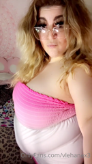 665500397_empty-belly-snap-at-the-end-yeah-i-know-im-a-contradiction_1.mp4