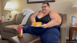 1699660398_alright-lets-try-this-again-food-diary-heres-breakfas_0.mp4