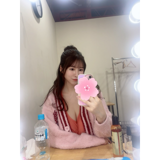 今日は撮影で綺麗な写真、たくさん撮ってもらいました️メイクも髪型も可愛くしてもらって嬉しい️早起きしたのでお風呂入ってすぐ寝ます���_2025-03-22_052239_ako_kimu_8284.jpg