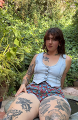 1154551482_ummmm-i-dont-remember-my-thighs-being-so-wide-and-flabby_0.mp4