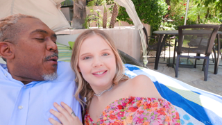coco_lovecock_dredd2_4k.mp4