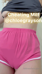 906871478_cheating-milf-chloegrayson-loves-posing-nude-and-mastu_0.mp4