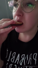 825441651_feeling-very-very-very-hungry-today_1.mp4