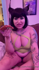 200361610_casual-miss-kitty-pizza-vore-chat_0.m4v