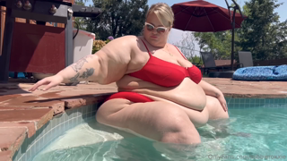 1863319317_peaceful-moment-in-the-sun_0.mp4