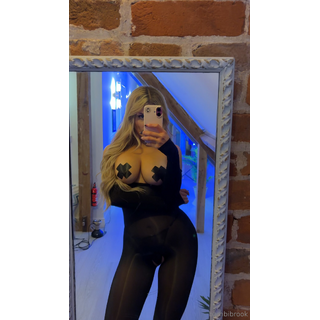 bambibrookss_2007469358_source.png