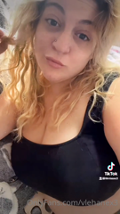 450271911_pussy-pics-later-finally-trimmed-the-hedges_2.mp4