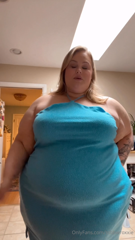 1255453294_i-definitely-look-bigger-from-the-side-dont-you-think_0.mp4